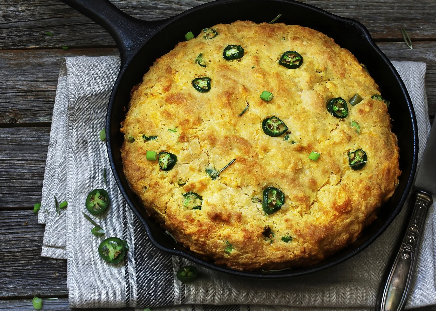 Chili Cornbread pie with jalapenos